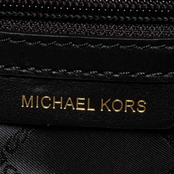 ⚠️LAST 1⚠️Michael Kors Butterfly LG Dome Crossbody - Picture 6 of 9